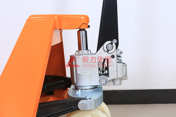 手動液壓搬運(yùn)車 手動液壓搬運(yùn)車